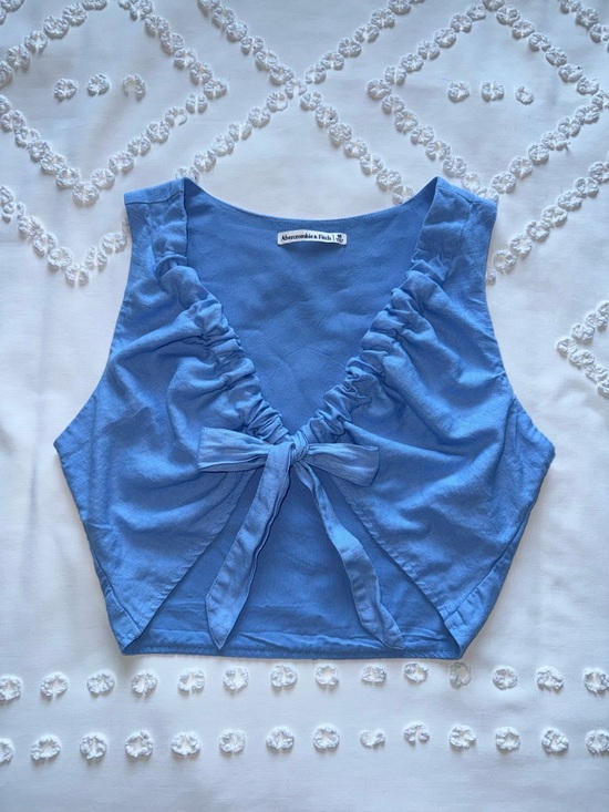 Abercrombie & Fitch Tops - Abercrombie & Fitch Linen Tie-Front Crop Top
